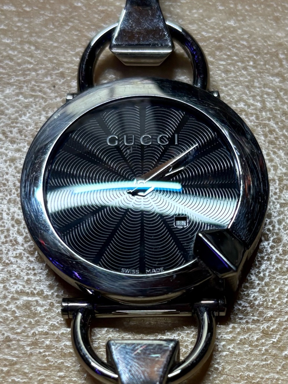 Gucci Women’s Chiodo Black Dial Silver-Tone Watch
